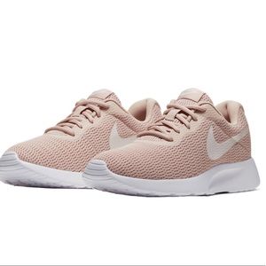 Nike Tanjun Women’s
